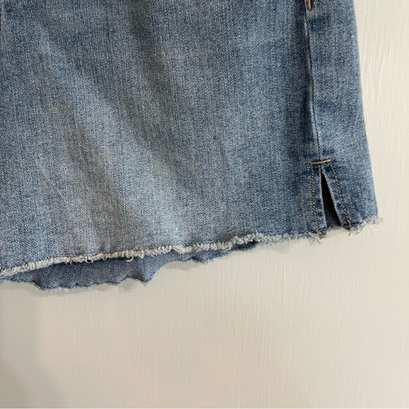 Jessica Simpson Women’s Size 4 Denim Blue Jean Shorts - Picture 2 of 11